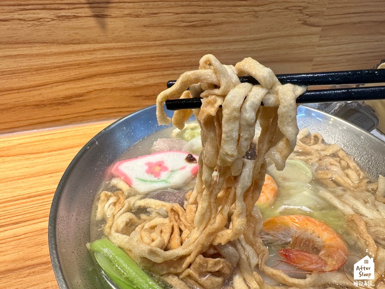 點我看大圖 高雄左營|王煮麵_龍華市場內文青麵店