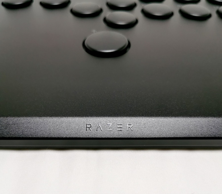 Razer Kitsune - 超纖薄、超精準、快速出招,讓您成為格鬥高手