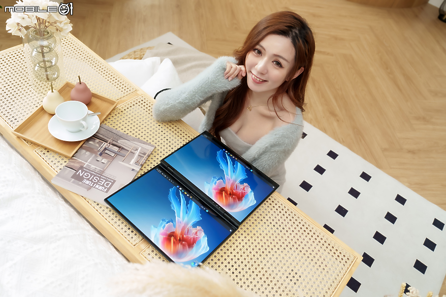 點我看大圖 ASUS Zenbook DUO (2024) UX8406 測試報告|保有最佳行動效能與續航的雙螢幕筆電