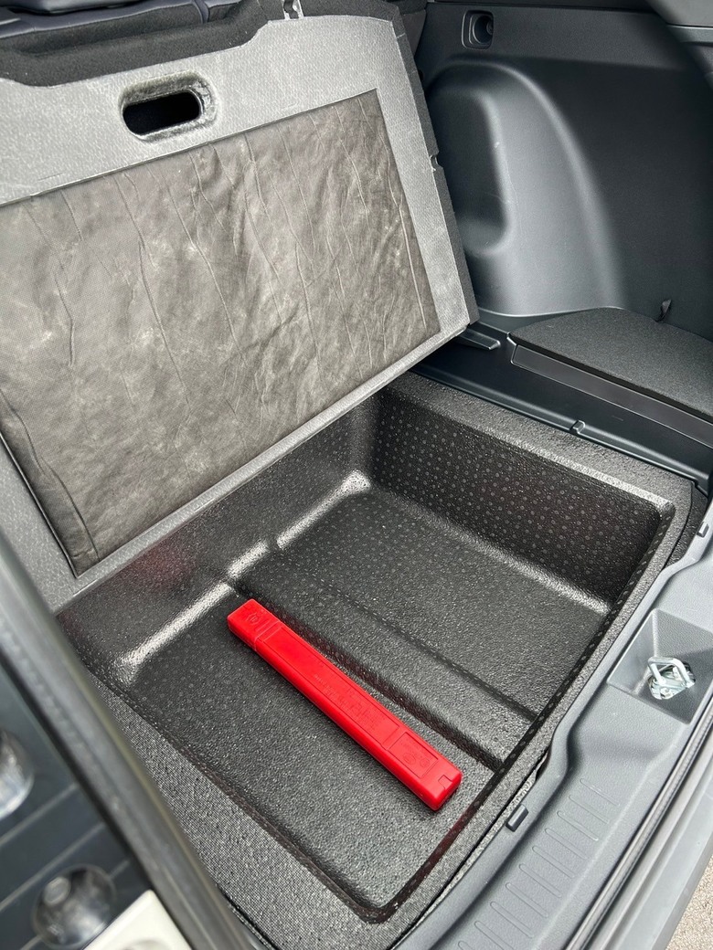 iRent的 YARIS CROSS 開箱