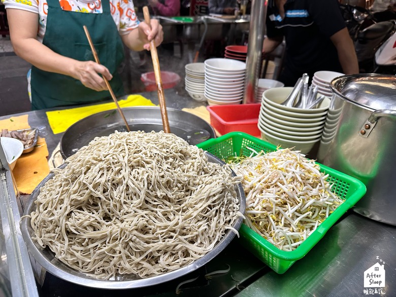高雄前鎮｜光華鹽水意麵＿光華夜市推薦老麵店