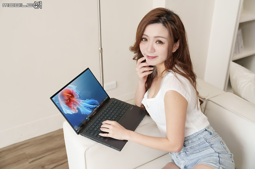 點我看大圖 ASUS Zenbook DUO (2024) UX8406 測試報告|保有最佳行動效能與續航的雙螢幕筆電