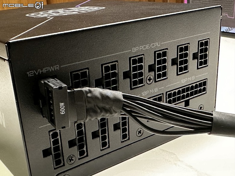 酷碼科技 GX III 1050 GOLD ATX 3.0電源