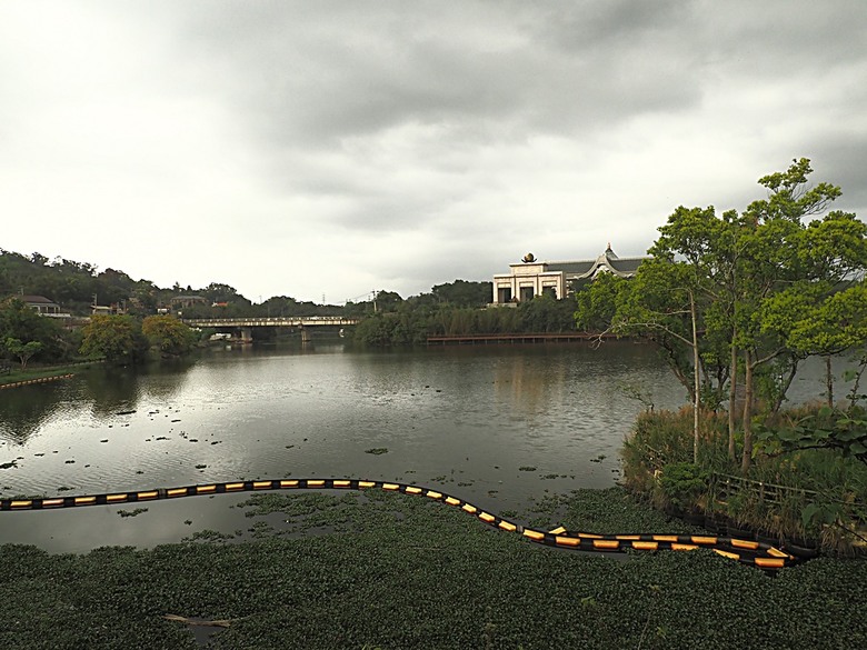 峨眉湖步道、細茅埔吊橋、富興老街、大自然文化世界、世界幸福咖啡總店-快樂咖啡坊,外掛關西一銀麵 — 浪漫臺三線之新竹峨眉湖半日行旅