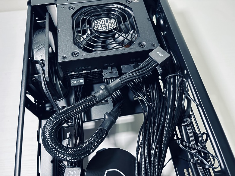 「立式高塔 itx 主機，賽博煙囪！」Cooler Master Ncore 100 Max 開箱分享～