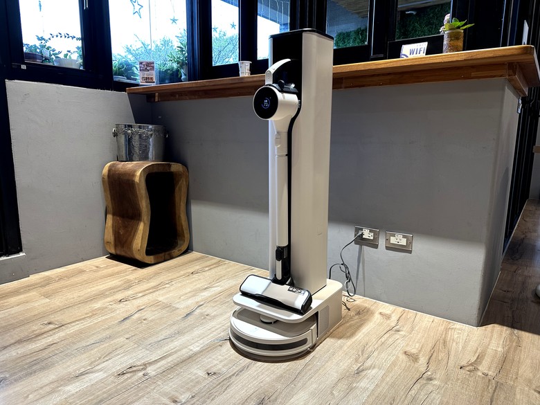 現場體驗 LG CordZero™清空塔的魅力丨時尚美學 meets 雙重潔淨力丨吸塵器+掃地機器人不再各自為政!