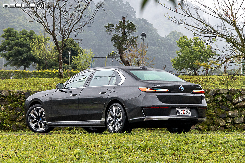 BMW i7 eDrive50 試駕|讓層峰買家想來電的尊榮旗艦