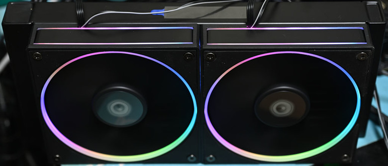 點我看大圖 ID-COOLING SL240一體式水冷散熱器開箱
