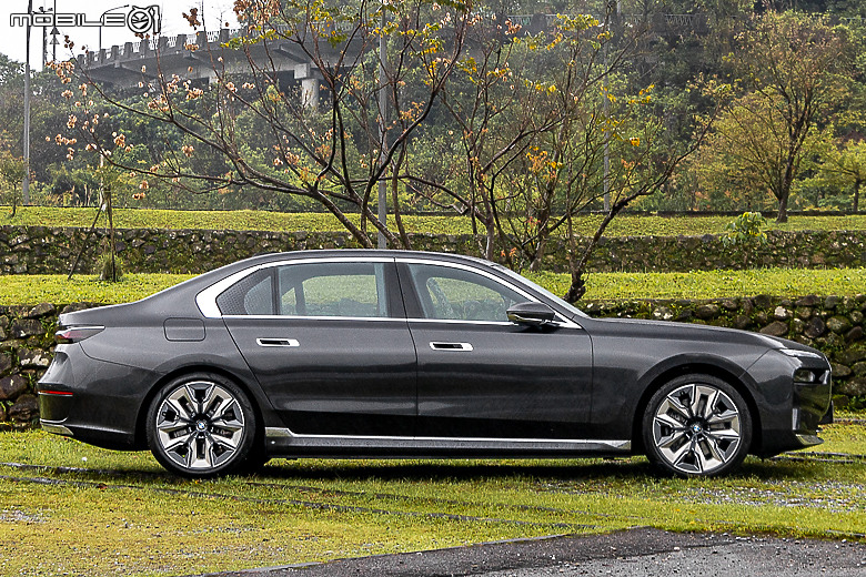 BMW i7 eDrive50 試駕|讓層峰買家想來電的尊榮旗艦