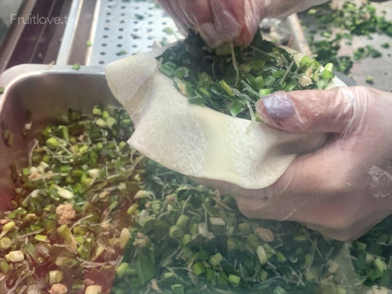 點我看大圖 不能錯過的蚵仔包,外皮酥脆,內餡包滿,鮮蚵飽滿鮮甜