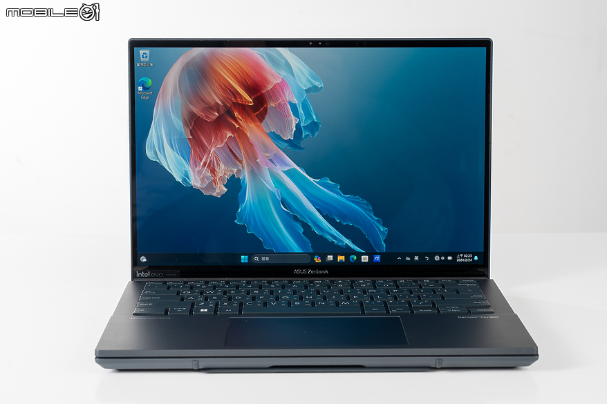 ASUS Zenbook DUO (2024) UX8406 測試報告｜保有最佳行動效能與續航的雙螢幕筆電