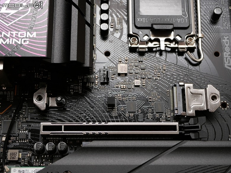 點我看大圖 性價取向擴充性強 Phantom Gaming Z790 Riptide WiFi 開箱