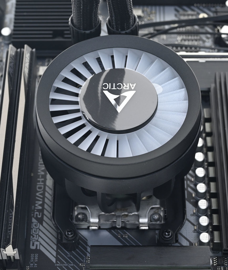 點我看大圖 ARCTIC Liquid Freezer III 420 A-RGB一體式水冷散熱器開箱