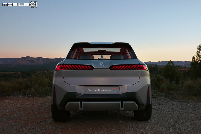 BMW 「Neue Klasse X」 全球首發直擊|滿滿黑科技的全新世代純電 SAV,2025年即將問世!