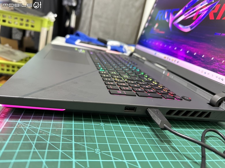 感謝台積電買單 ASUS ROG Strix G814JVR G18 (2024 ) 不專業微開箱