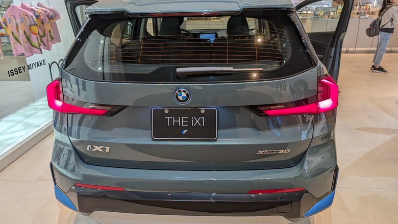 本來是來看Volvo的, 卻被BMW的純電系列靓車給吸引了~