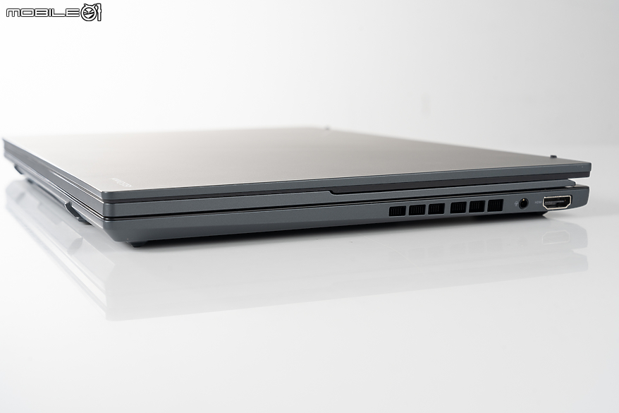 ASUS Zenbook DUO (2024) UX8406 測試報告｜保有最佳行動效能與續航的雙螢幕筆電