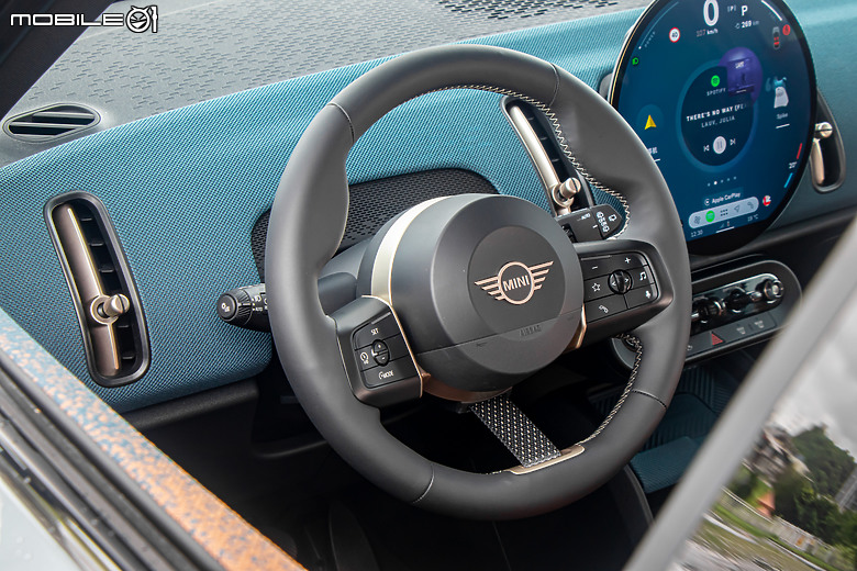 MINI Countryman C 試駕｜不再迷你，卻能討更多人歡心！