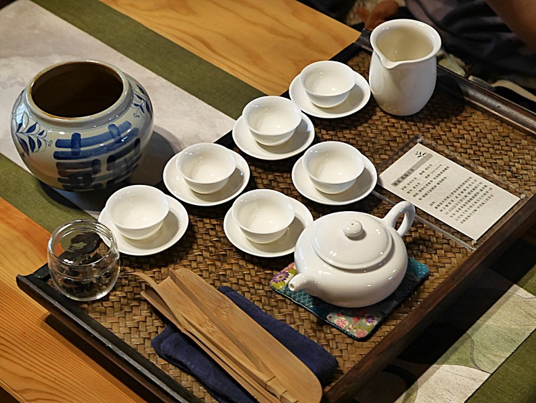 新營鐵道文化園區、弎弌和茗園、阿桐鹽水意麵、鹽水庇護宮、八角樓、銀峰冰果室、修德拜亭廣場、王爺廟巷、永成戲院 — 2024清明連假之新營賞火車、日式老宅內品茗,月津港夜間散策