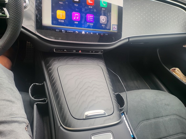 BENZ E300 AMG版(W214)實駕2個月心得分享
