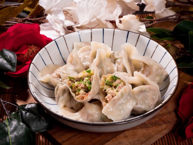 清水必吃人氣麵館！清燉牛肉麵、鮮蝦抄手頂級美味無法擋！