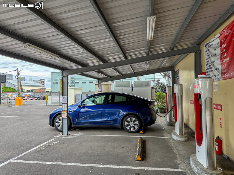 Tesla Model Y RWD 電耗實測|入門等級卻實力驚人,展現出色的電能效率!