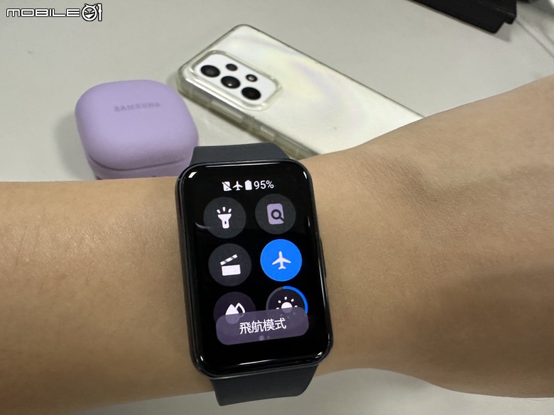 Samsung Galaxy Fit3 工作生活好夥伴，健康運動又兼顧時尚的智慧手環