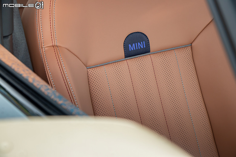 MINI Countryman C 試駕｜不再迷你，卻能討更多人歡心！