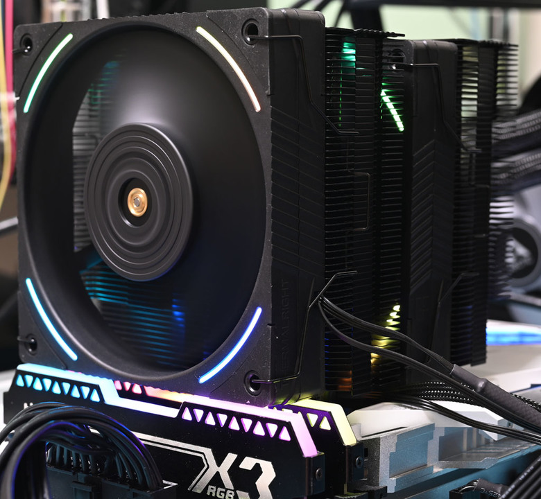 點我看大圖 Thermalright索摩樂Phantom Spirit 120 EVO散熱器開箱