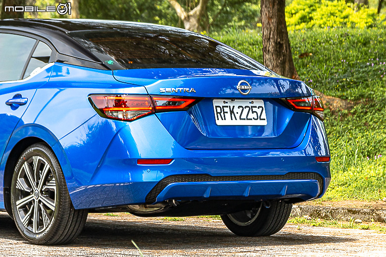 Nissan 小改款 Sentra 試駕|Level 2、Auto Hold、大螢幕都上了,新好男人變得更體貼!