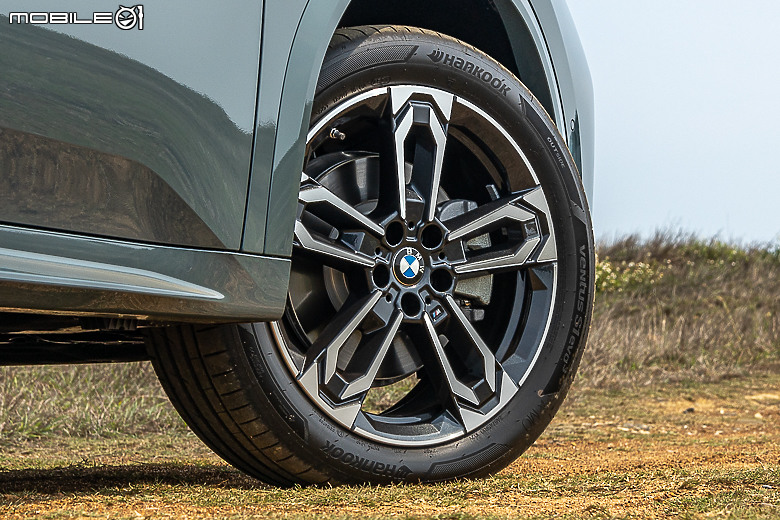 BMW 大改款 X2 20i / M35i 澎湖試駕|維持經典的大膽創新,走出自己的潮路線!