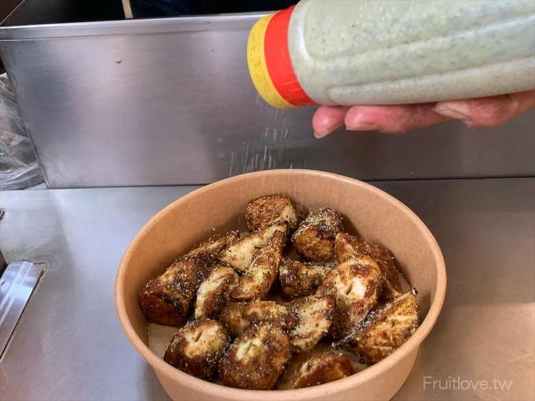 點我看大圖 限定醬烤筊白筍,脆甜可口,醬烤玉米很Q也很涮嘴