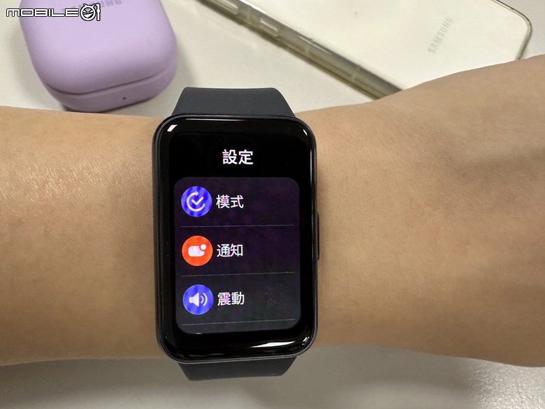 Samsung Galaxy Fit3 工作生活好夥伴，健康運動又兼顧時尚的智慧手環