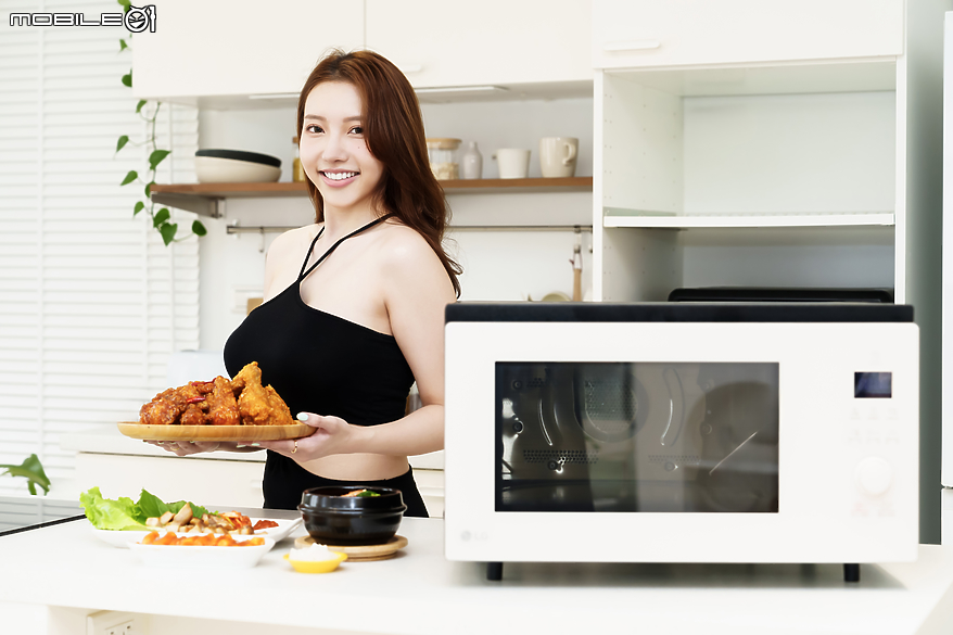 點我看大圖 LG NeoChef 智慧變頻蒸烘烤微波爐 Objet Collection 的無火版韓日料理大挑戰!