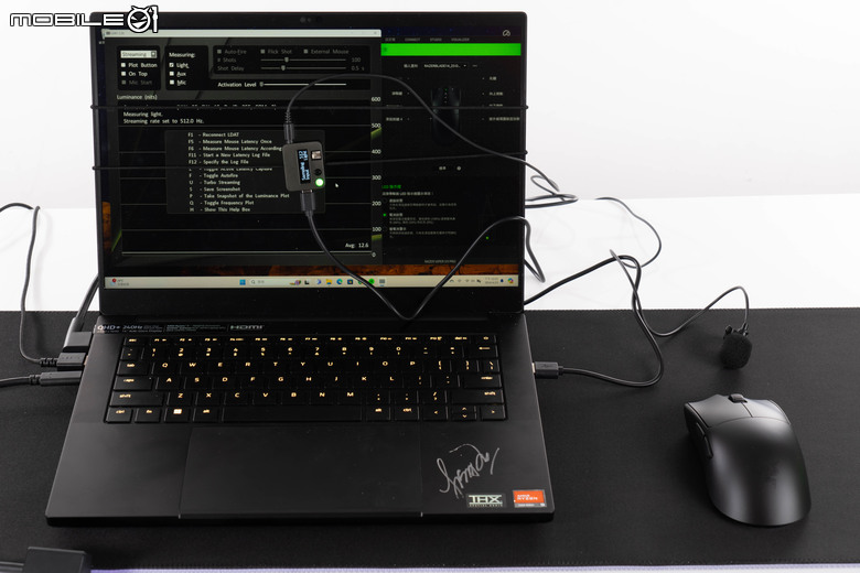 Razer Viper V3 Pro 電競滑鼠開箱試用 以 54 克超輕身形搭配高速移動設計讓遊戲反應更快速