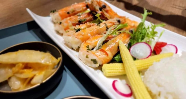 在沒有辦法出國去日本旅遊的情況下，是否願意待在台灣旅遊有關的日本文化的日式景點、飲食等？