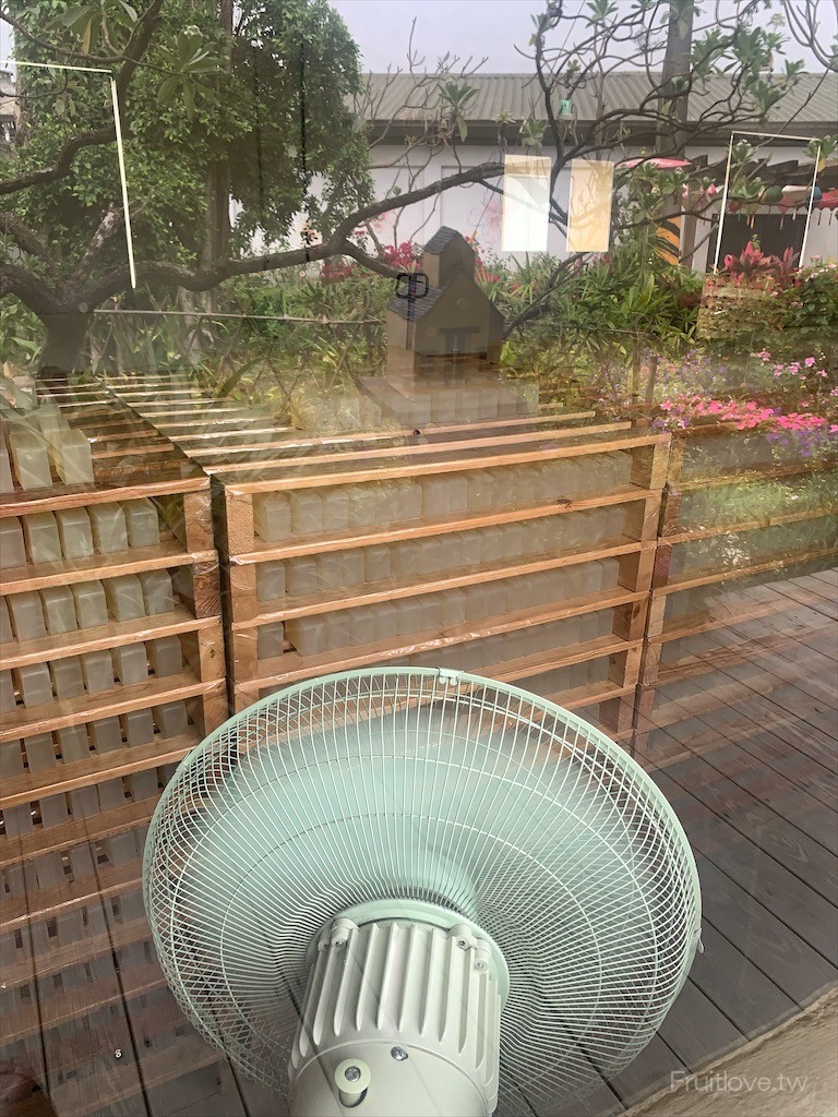點我看大圖 夢幻玫瑰季登場,還有芬芳的玫瑰胖胖霜淇淋,玫瑰洗面慕斯