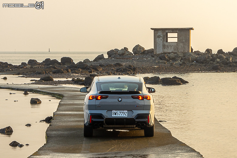 BMW 大改款 X2 20i / M35i 澎湖試駕|維持經典的大膽創新,走出自己的潮路線!