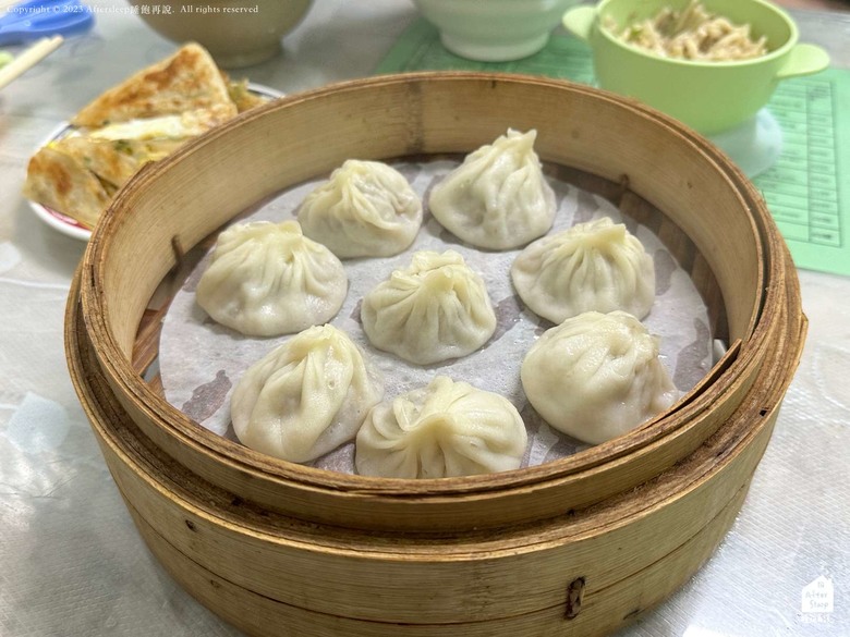 點我看大圖 屏東恆春|鼎食芳手工小籠湯包/蔥油餅_韓團 EXO 都造訪過的在地麵點老店