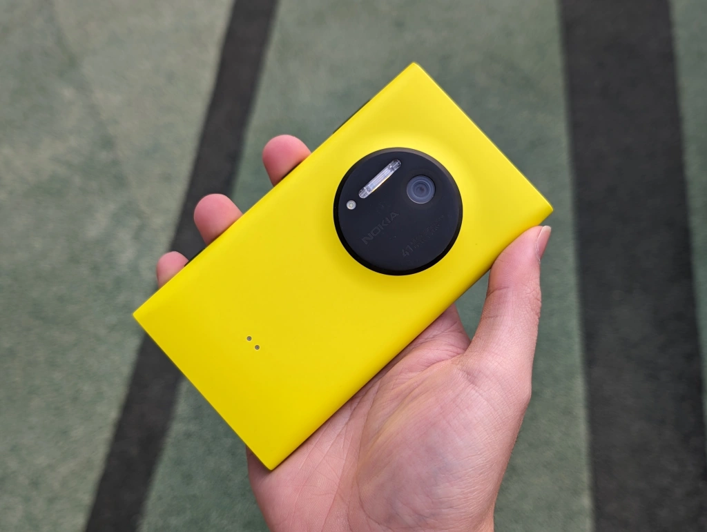 Lumia 1020:十年前的拍攝旗艦,有著現今的技術