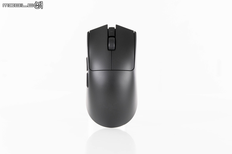 Razer Viper V3 Pro 電競滑鼠開箱試用 以 54 克超輕身形搭配高速移動設計讓遊戲反應更快速