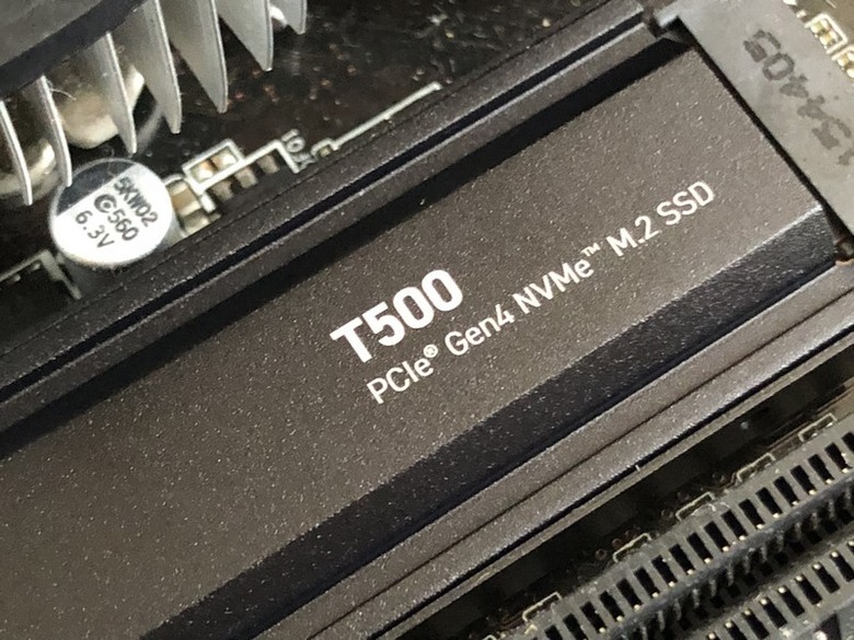 無與倫比的速度！美光 Crucial T500 1TB Gen4 NVMe SSD 為您的電腦系統注入動力！