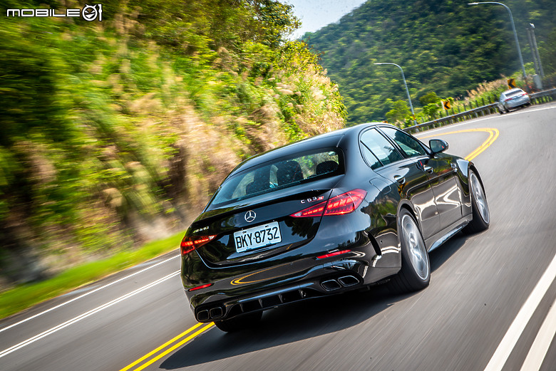 Mercedes-AMG C 63 S E Performance道路試駕篇｜可純電代步，也可以強大性能吞噬路面！