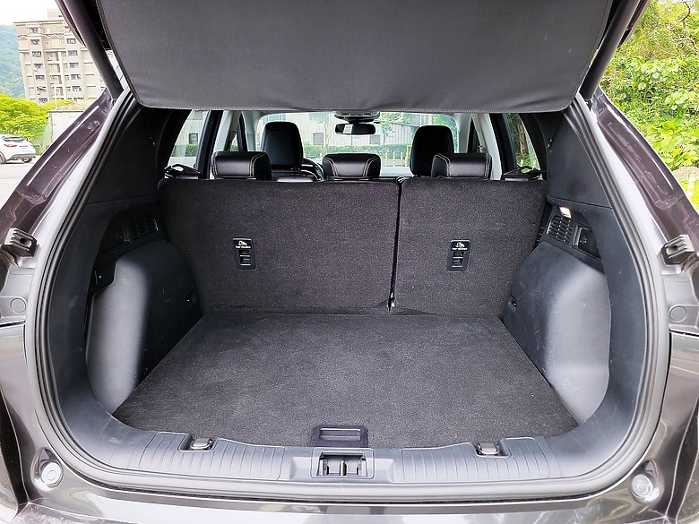 <<親子童趣>> FORD KUGA Vignale 試駕體驗心得 <<駕馭樂趣>>
