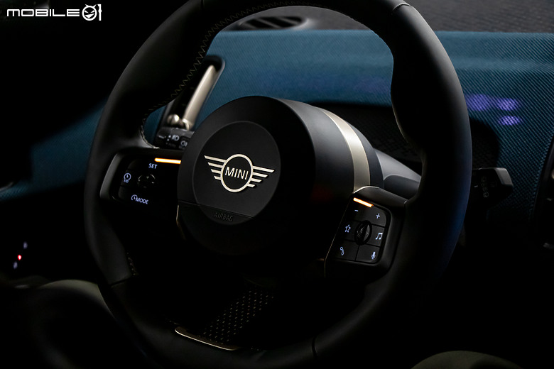 MINI Countryman C 試駕｜不再迷你，卻能討更多人歡心！