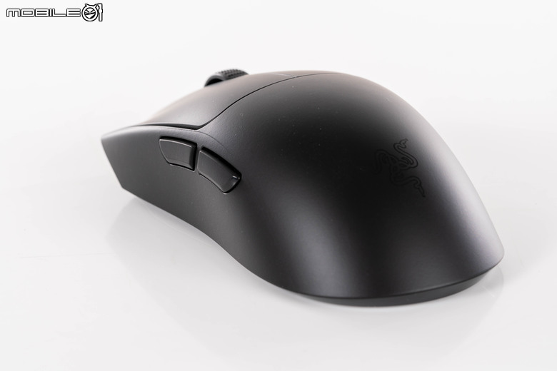 Razer Viper V3 Pro 電競滑鼠開箱試用 以 54 克超輕身形搭配高速移動設計讓遊戲反應更快速