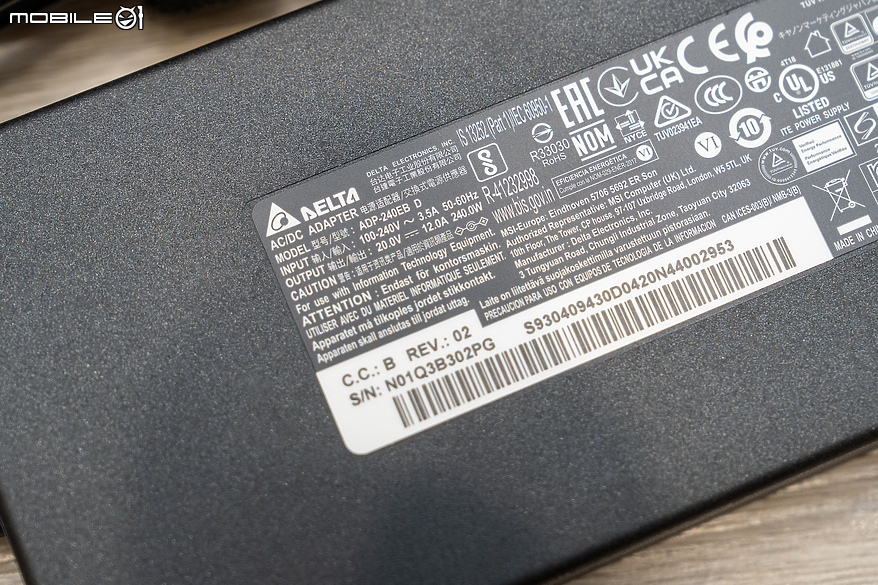 MSI CROSSHAIR 17 HX D14V 測試報告｜誠意滿載的入門電競王者