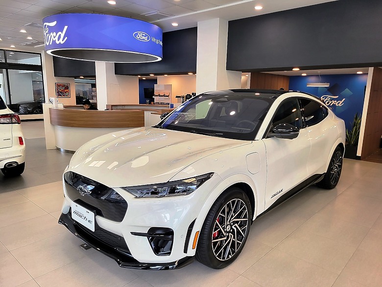 <<親子童趣>> FORD KUGA Vignale 試駕體驗心得 <<駕馭樂趣>>