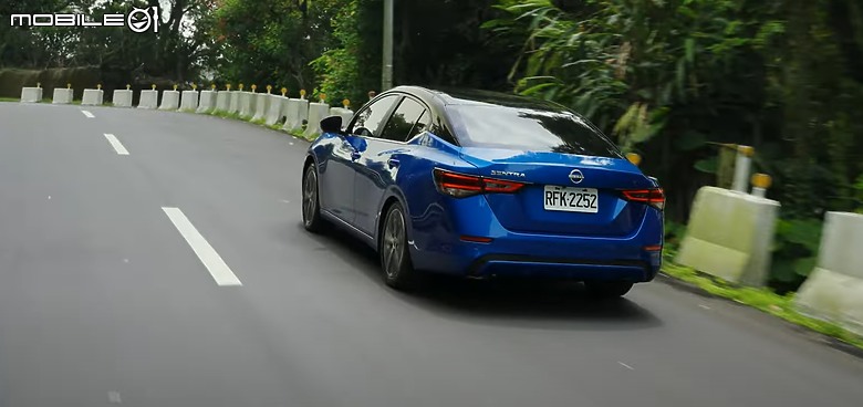 【影音試駕】Nissan Sentra小改款,有改有機會!