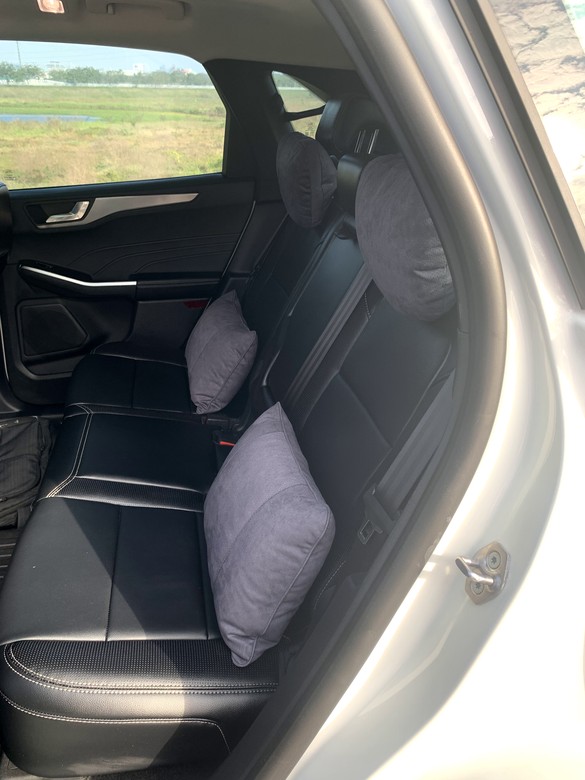 點我看大圖 Ford Kuga,科技、舒適且1升油能跑17公里的都市通勤車(FORD KUGA 極致玩家)